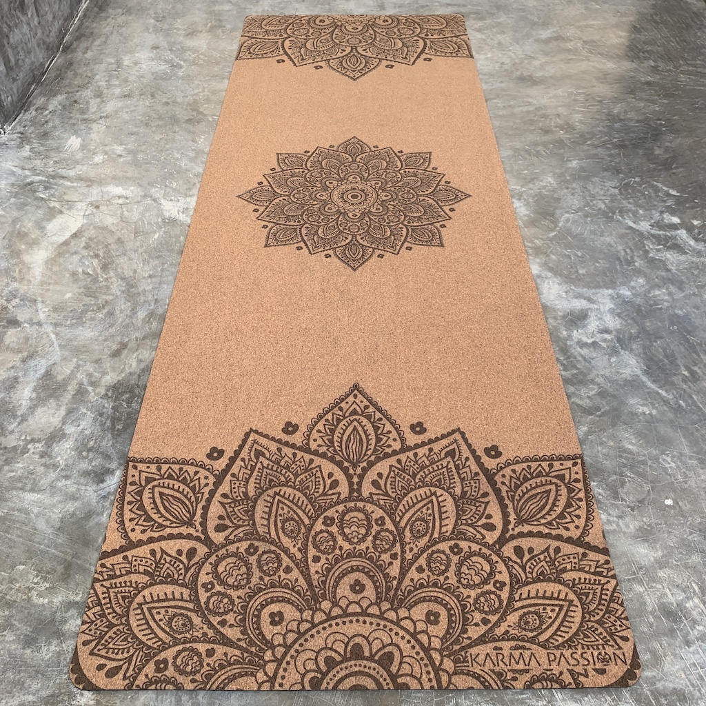 Tapis de yoga en liège Mandala 4mm - karma passion pour le yoga