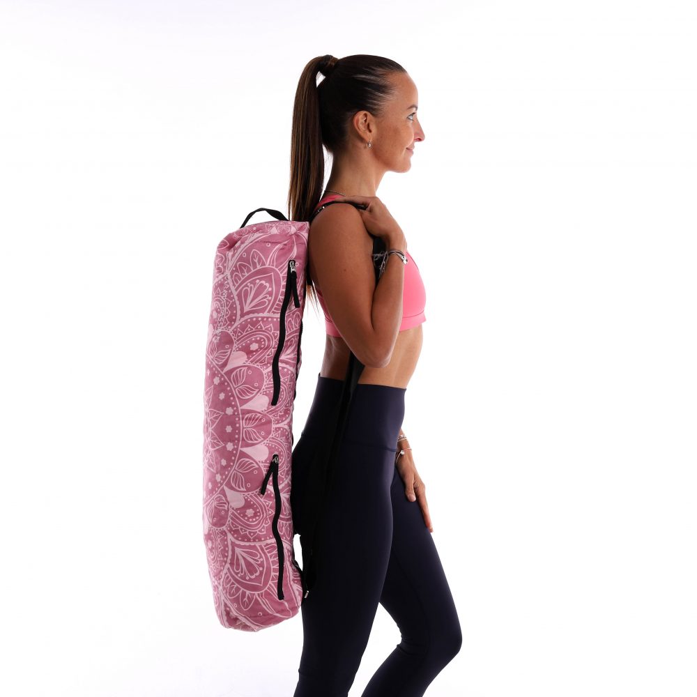 Sac de yoga Boho Girl avec bandoulière réglable qui s'adapte facilement à la longueur du sac